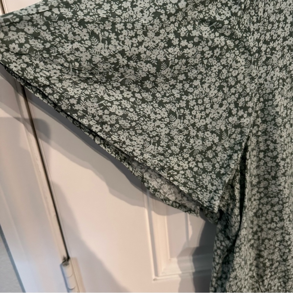 Flowy floral blouse - Picture 5 of 6